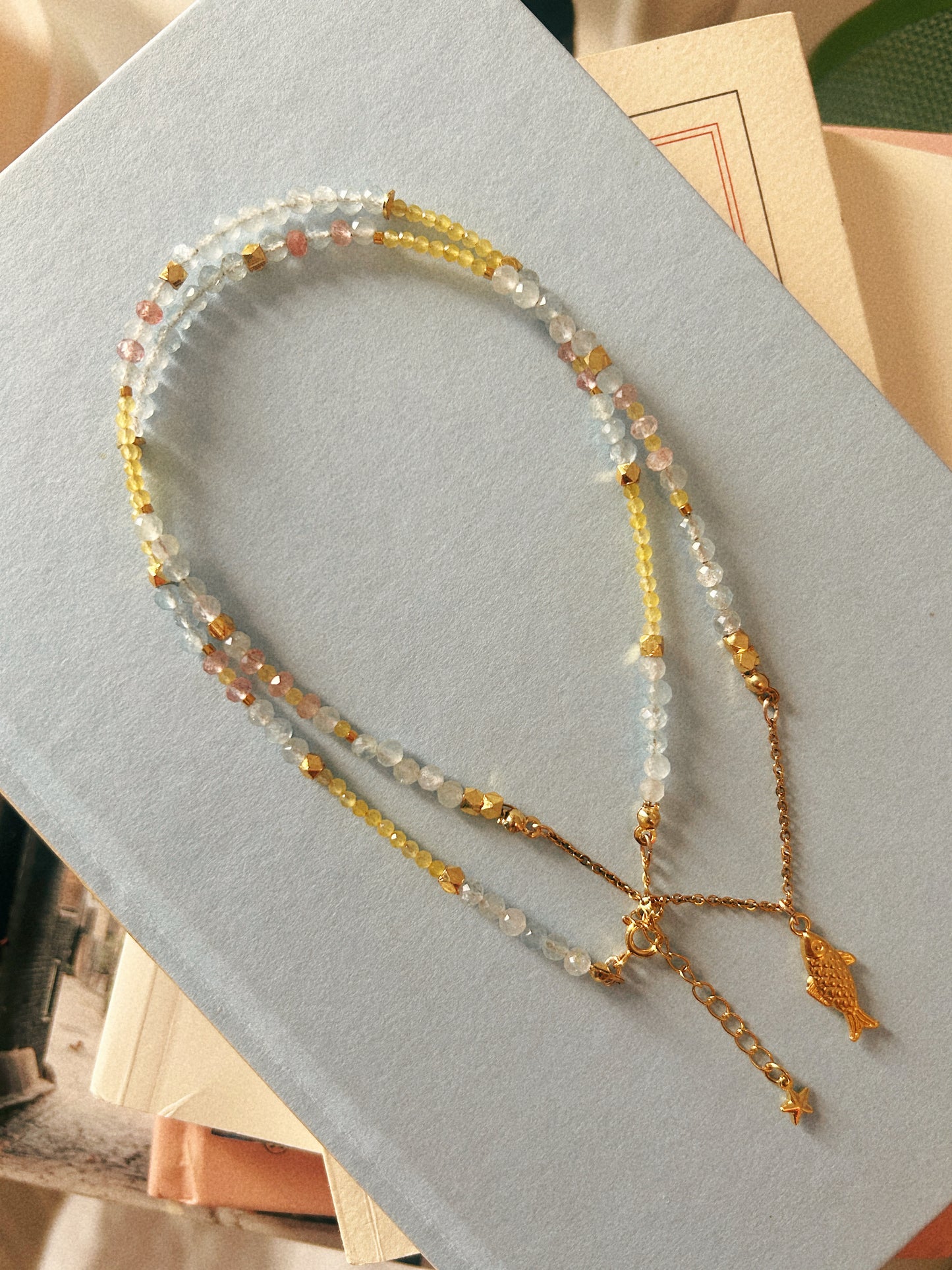 blue eyes necklace